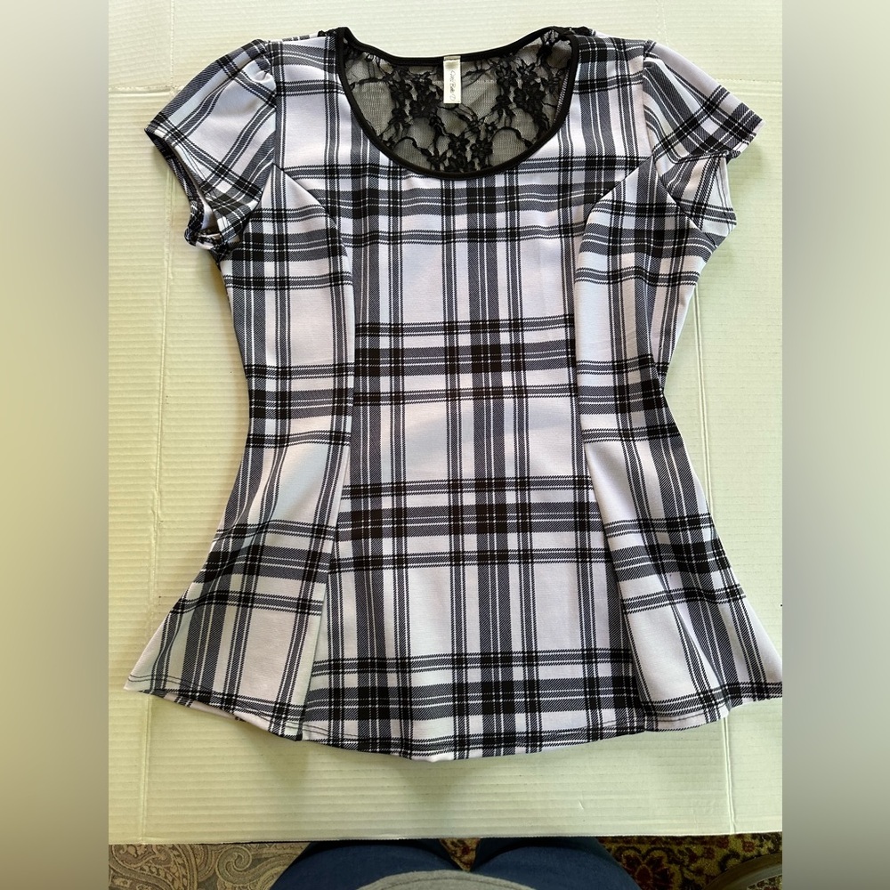 MS Bella D Black & White Plaid Top Large